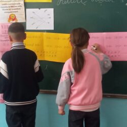 16.01.-26.01.23-жылы башталгыч класстардын жумалыгы болуп өттү. Мугалимдер: Кочербаева К.Д.,Джамгырчиева А.Ы., Кадырова Р.Т., Джумалиева А.Рлар жумалыкты мыкты деңгээлде өткөрүштү. Ар бир мугалим ачык сабактарды өтүшүп жана окуучулар арасында сүрөт, ребустарды табуу сынактарын уюштурушту. Окуучулар активдүү катышышты. Андан сырткары класстан тышкаркы " Атам, апам жана мен" деген темада эстафета оюнун өткүрөштү. Эстафетага 2-4-класстын окуучулары ата -энелери менен катышышты. Жеңүүчүлөр грамота жана белектер менен сыйланышты. Жумалыктын өтүлүшү "эң жакшы " деп бааланды.