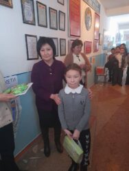 Мектепте 30.01.-9.02.23ж. орус тили жана адабияты жумалыгы болуп өттү. Мугалимдер Малабаева Д.Б. жана Эмильбекова К.Ш. Ачык сабактар өтүлдү.Сүрөт, стенгазета, фразеологизмдер боюнча сынактар болду. Өзгөчө өтүлгөн тема боюнча "Юный режиссер" сынагы болду. 8-11- класстын окуучулары 5мүнөттөн турган видео тасма тартышты. Мисалга алсак, 9 жана 11- класстын окуучулары А.С. Пушкин жөнүндө мыкты деңгээлде тасма даярдашкан. Жумалык орус тили боюнча " Конкурс грамотеев" КВН менен аяктады. Активдүү катышкан окуучулар чакан белектер менен сыйланышты. Жумалыктын "эң жакшы" деп бааланды.
